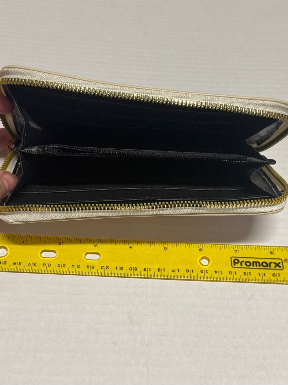 Sanrio Hello Kitty and Friends Kuromi My Melody Wallet Cake NWT - Picture 3 of 5